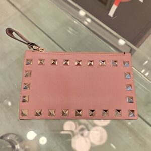 Valentino Garavani Rockstud Samall Leather Wallet In P45 color/Poudre